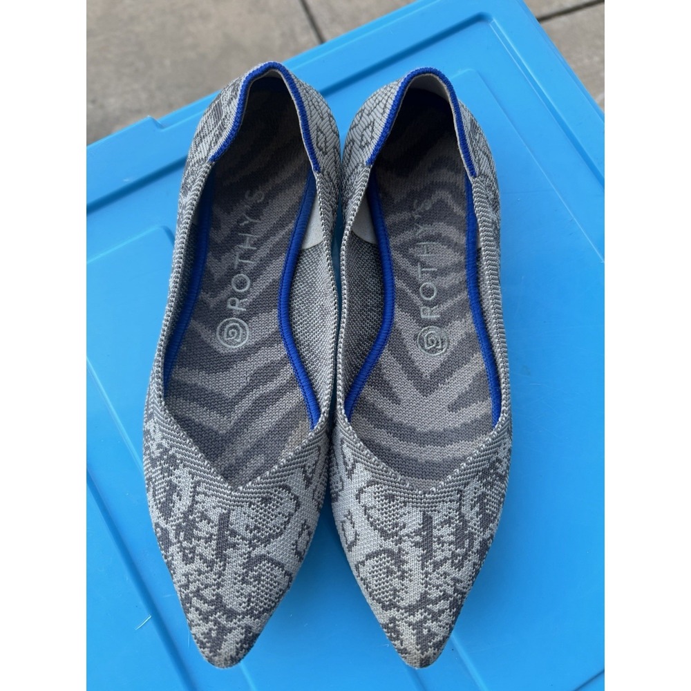 Rothys The Point Grey Zebra Print Pointed Toe Knit Ballet Flats Womens Size 8.5